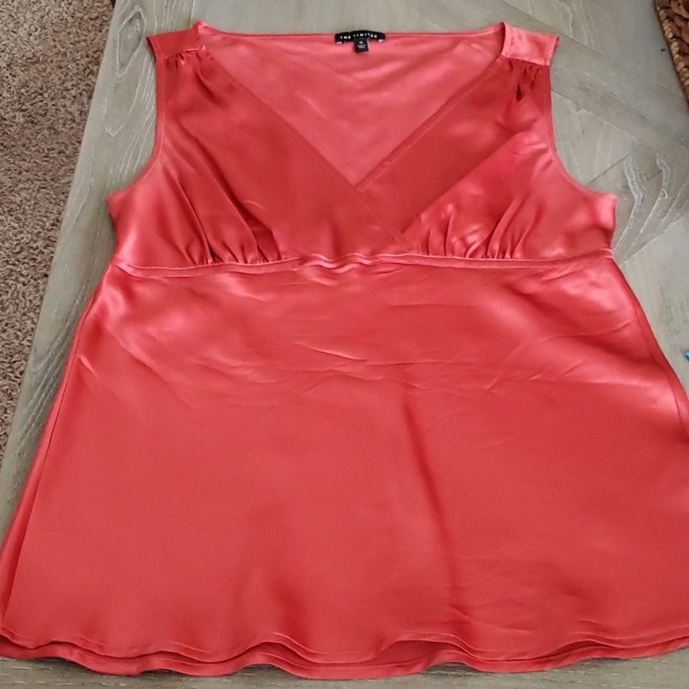 Womens M Litmited Coral shell